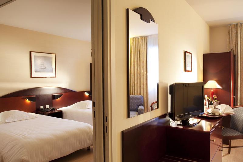 Hotel L'amiraute 4*